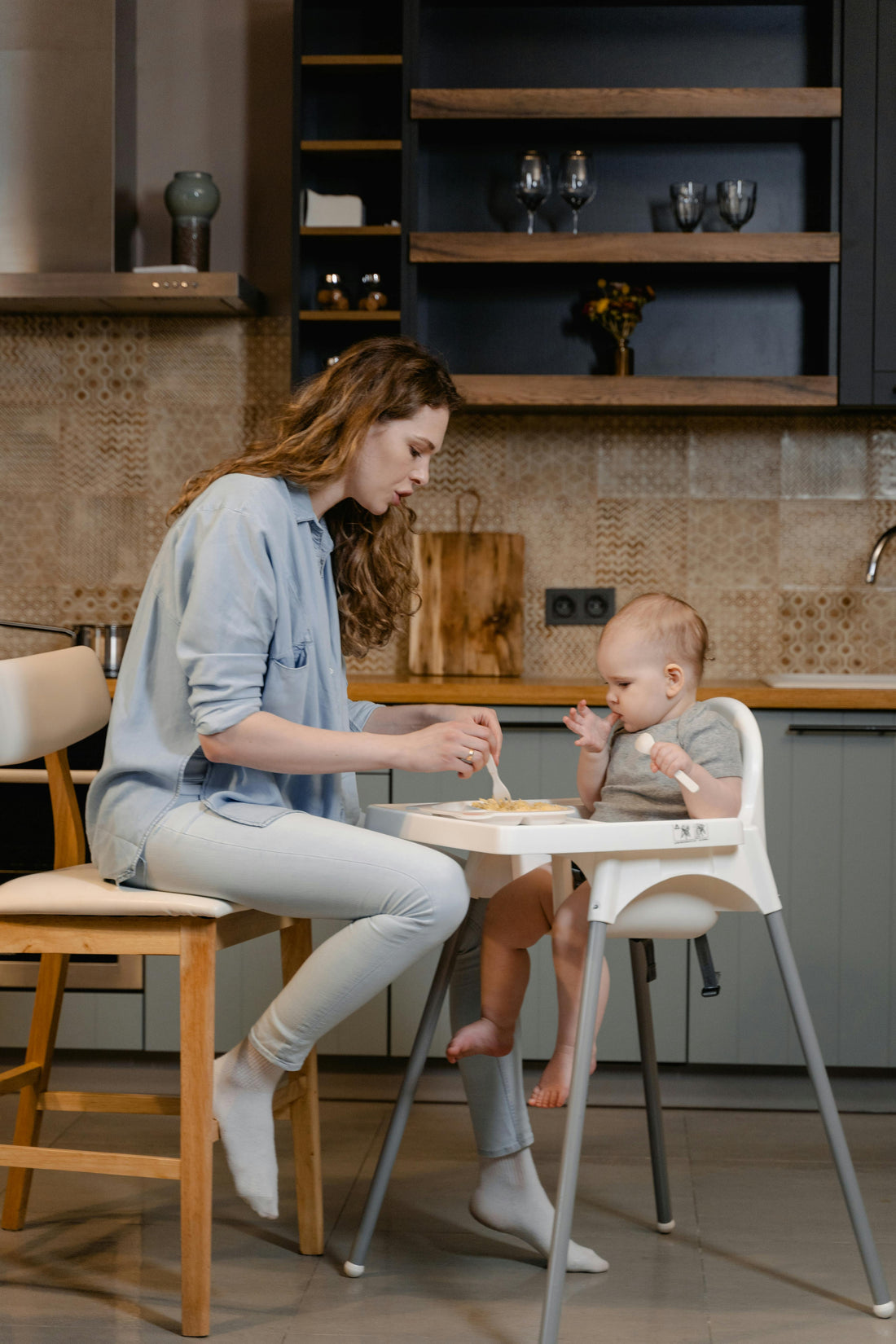 Comment réussir les repas de bébé dès 6 mois ? Conseils et accessoires