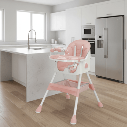 Chaise haute bebe rose avec jouet dans cuisine moderne